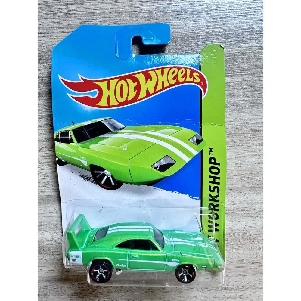 Hot Wheels 2013 HW Workshop '69 Dodge Charger Daytona Green 234/250 Hotwheel H44